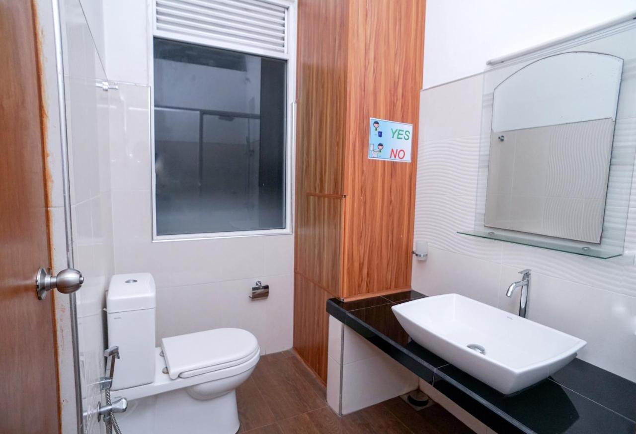 Hotel Mirissa Regent Экстерьер фото
